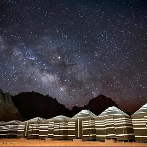 wadi-rum-bedouin-camp-and-desert-tours.hotelsaqaba.com/